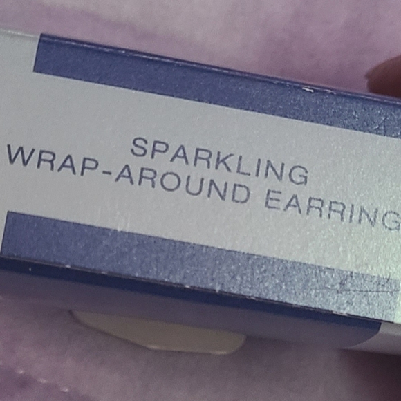 AVON Wraparound Sparkling Earrings - Picture 3 of 5